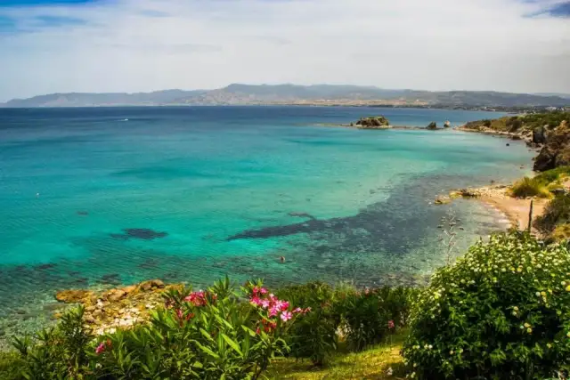 Cypr kiedy jechać: najlepszy czas na udane wakacje bez tłumów