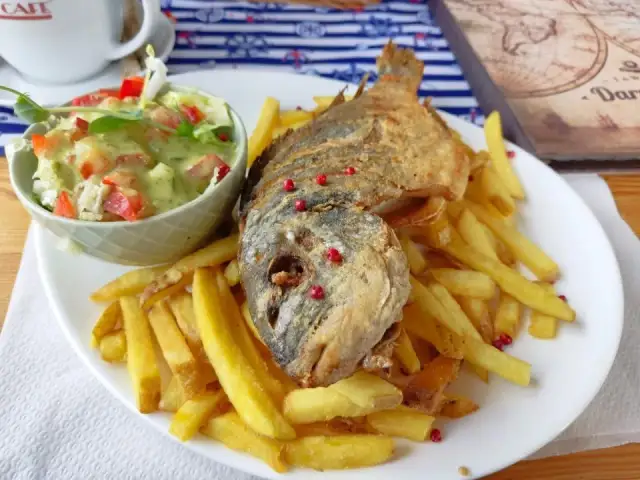 Gdzie zjeść w Mechelinkach? Odkryj najlepsze restauracje i smaki