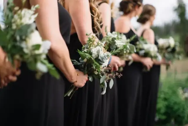 Czy długa sukienka na wesele wypada? Oto najważniejsze zasady