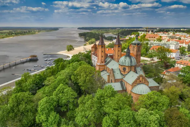 Płock: Atrakcje na weekend? Odkryj historię i relaks!