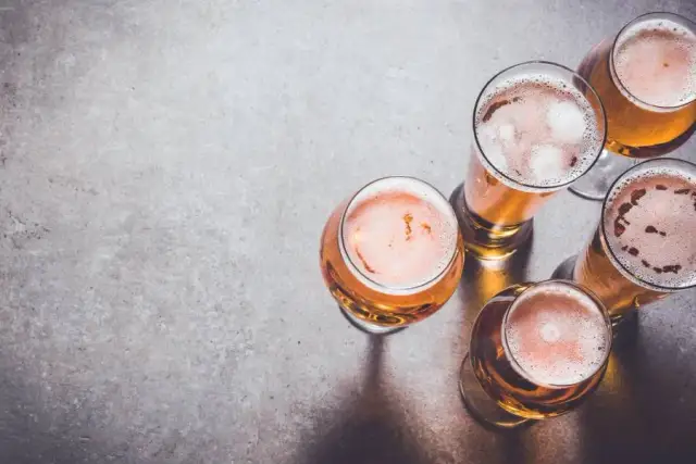 Czy można pić piwo przy cukrzycy? Ryzyko i bezpieczne alternatywy