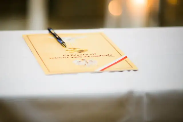 Ślub kościelny: Formalności, dokumenty. Kiedy iść do księdza?