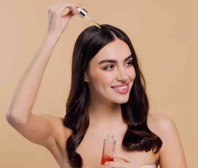 Czy wcierki do włosów się spłukuje? Odkryj, co musisz wiedzieć