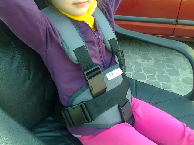 Pasy bezpieczeństwa dla dzieci – klucz do ich bezpieczeństwa w samochodzie