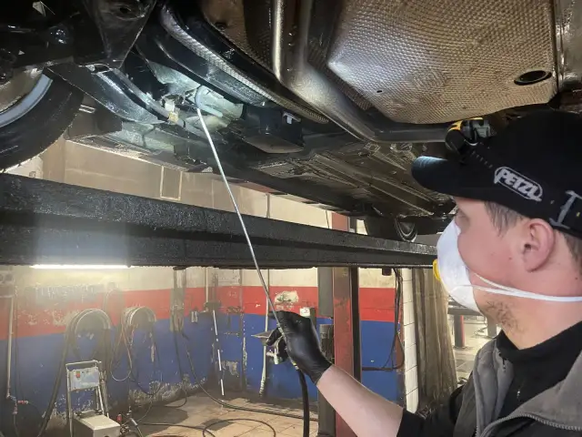 Ile kosztuje konserwacja podwozia samochodu? Sprawdź ceny i czynniki wpływające na koszty