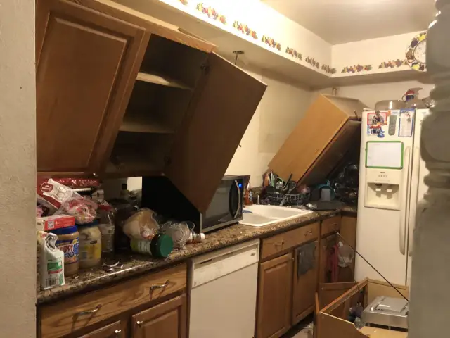 Szafka spadła ze ściany? Napraw ją bezpiecznie i trwale!