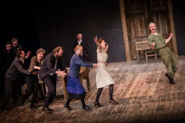 Nasza klasa spektakl - emocjonująca opowieść o przyjaźni i historii