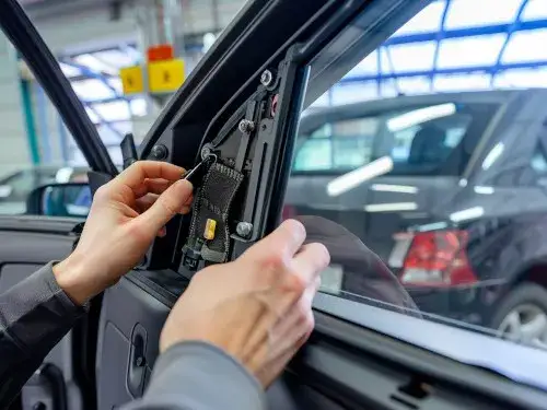 Jak naprawić mechanizm szyby w Octavia 1 i uniknąć kosztownych usterek