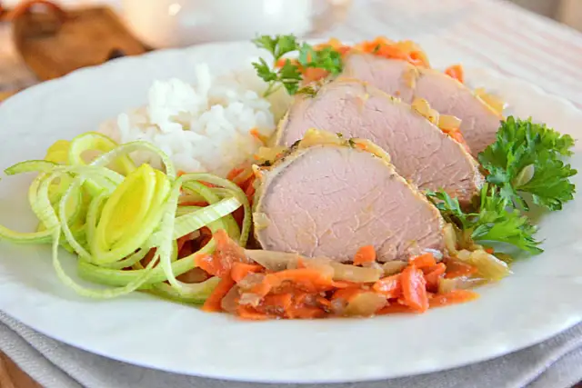 Jak przygotować polędwiczki wieprzowe na obiad, aby były soczyste i pyszne