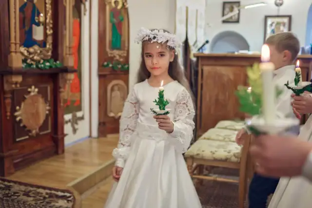 Komunia Święta: Kiedy? Planuj nawet 2 lata wcześniej!