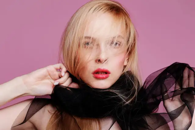 Zawód modelki: Co naprawdę robi? Wymagania, zarobki, start kariery.