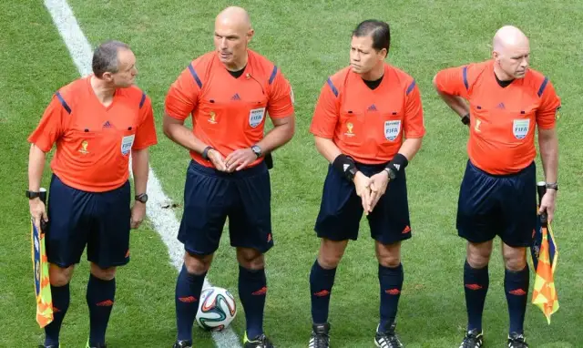 Ile naprawdę zarabia sędzia na mundialu? Zaskakujące kwoty i różnice w wynagrodzeniach