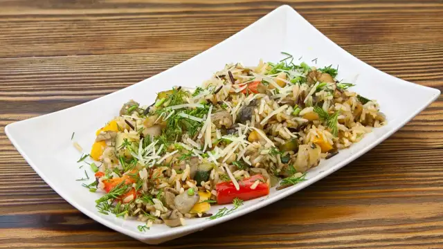 Obiad z ryżem: 30+ pomysłów od klasyki po egzotykę. Szybko i tanio!