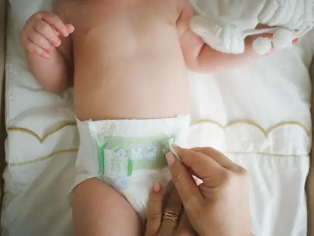 Pieluchy jakie wybrać: uniknij błędów przy wyborze dla noworodka