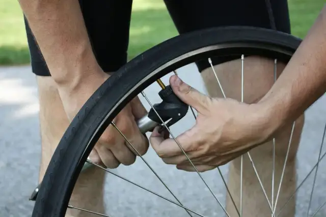 Jakie ciśnienie w oponach rower - uniknij problemów z bezpieczeństwem