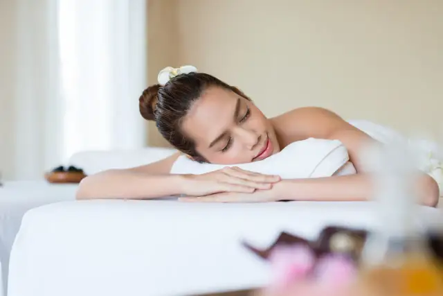 Ile kosztuje masaż tajski? Poznaj ceny i oszczędzaj mądrze!