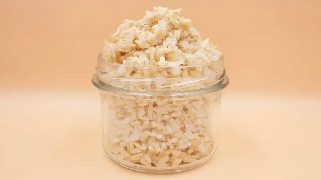 Perfekcyjny ryż: Ile gotować? Czasy dla każdego gatunku!