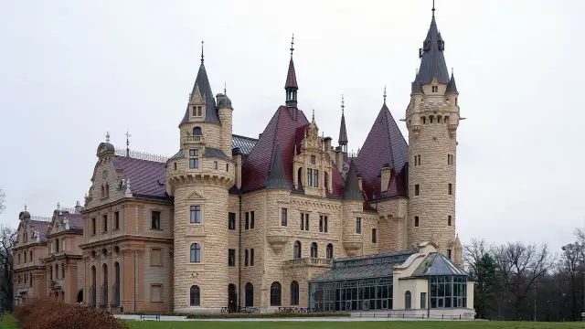 Polska: 100 zamków, które musisz zobaczyć przed śmiercią