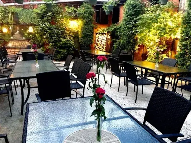 Gdzie zjeść w Bytomiu? Odkryj najlepsze restauracje i smaki!