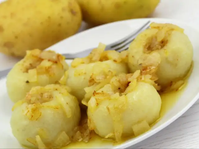 Jak zrobić miękkie kluski ziemniaczane? Poznaj sekretne triki!