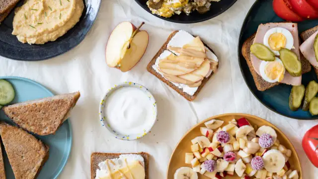 Ile kalorii ma sałatka owocowa? Poznaj kaloryczność i składniki