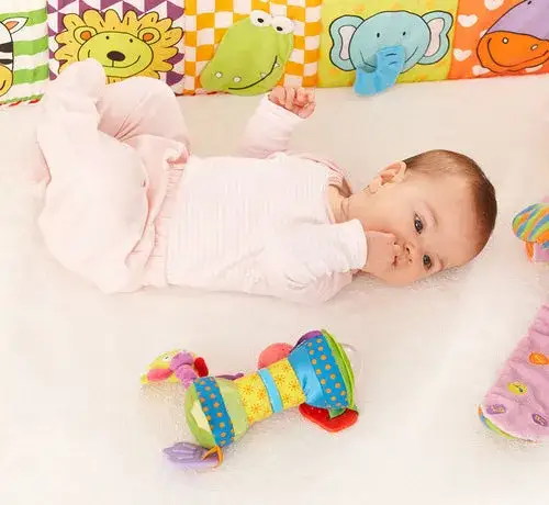 Jakie kolory widzi dziecko po urodzeniu? Zaskakujące fakty o wzroku noworodków