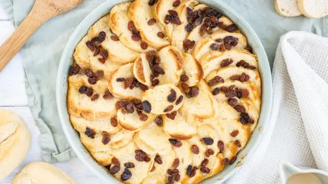 Brotpudding Rezept: Einfach, saftig & lecker aus altbackenem Brot