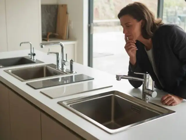 Jaki zlew do białego blatu, aby uniknąć błędów w aranżacji?