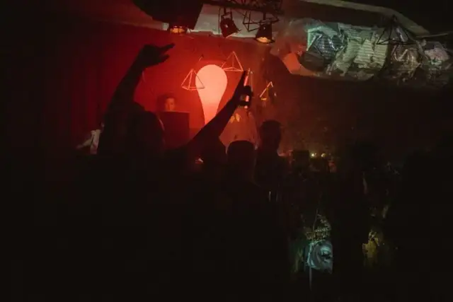 Lokal dla miłośników głośnej muzyki elektronicznej w Warszawie - najlepsze miejsca