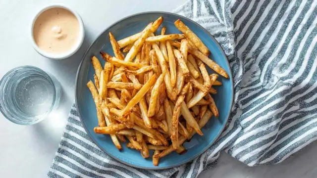 Jak zrobić chrupiące frytki? Sekrety idealnej tekstury!