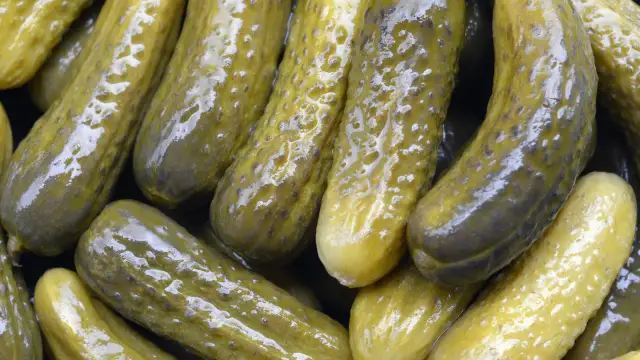 Ogórek kiszony ile kalorii - niskokaloryczny wybór dla diety