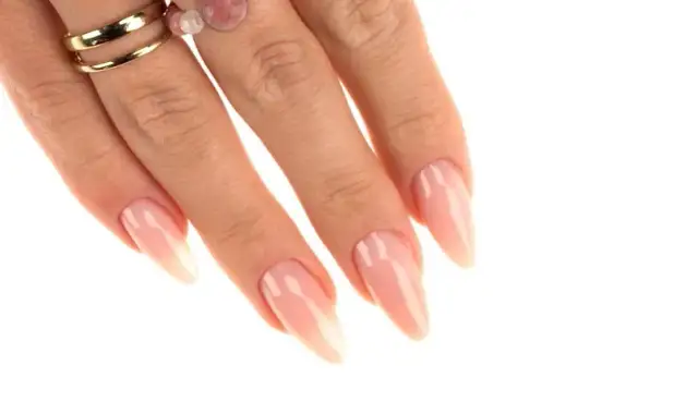 Jak uzupełnić paznokcie żelowe krok po kroku bez błędów i stresu