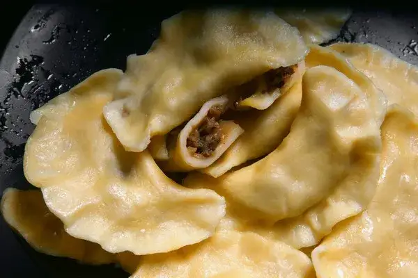 Pierogi bezglutenowe: Elastyczne ciasto, które się nie rozpada!