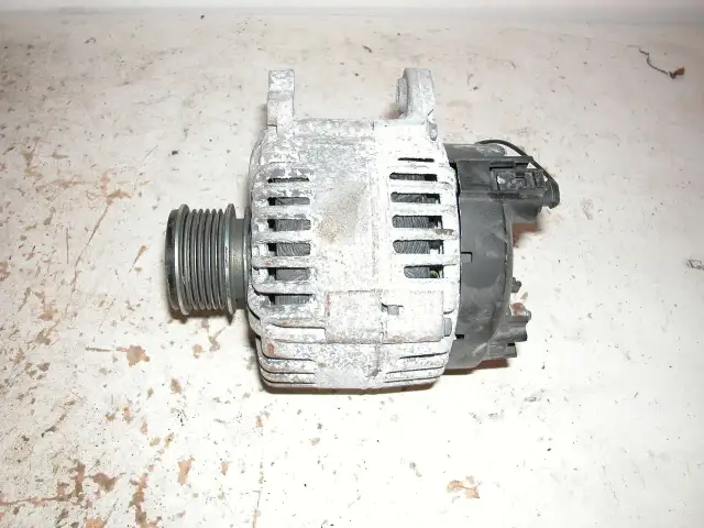 Jak wymontować alternator Audi A4 B5 - uniknij kosztownych błędów