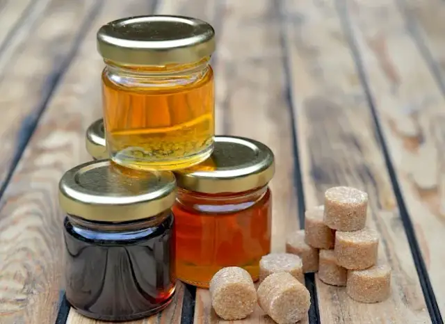 Ile węglowodanów ma miód? Zaskakujące fakty o jego składzie