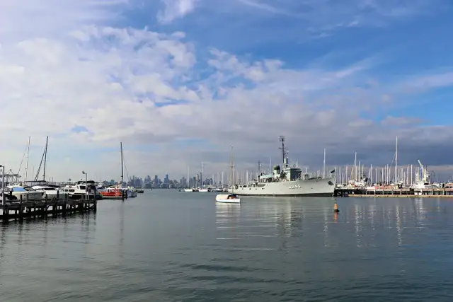 Jaka farba do łódki plastikowej, aby uniknąć problemów z malowaniem?