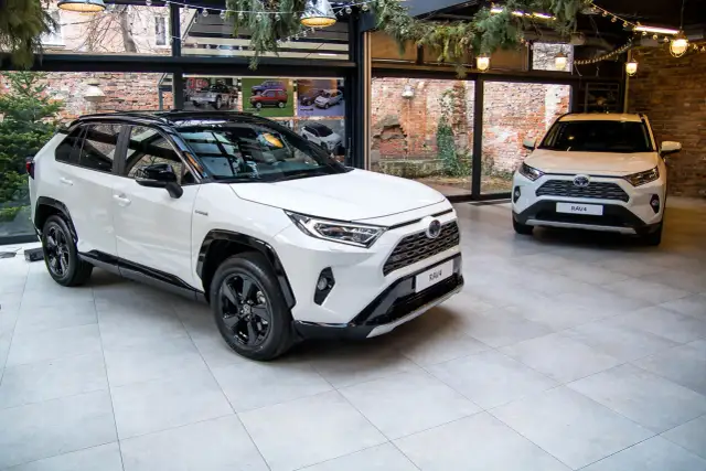 Gdzie produkowana jest Toyota RAV4 Hybrid? Japonia i polskie serce