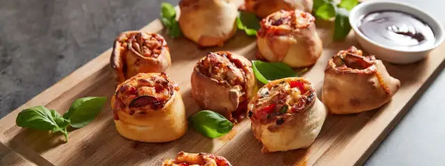 Jak zrobić rollsy jak z Pizza Hut - prosty przepis na smaczne danie