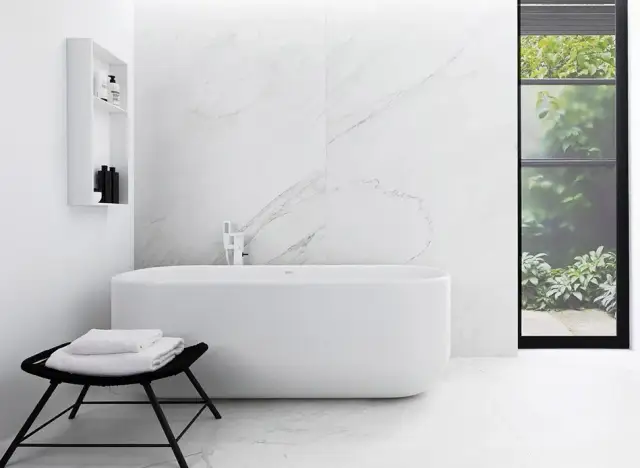 Jaki rozmiar płytek do łazienki wybrać, by uniknąć błędów w aranżacji?