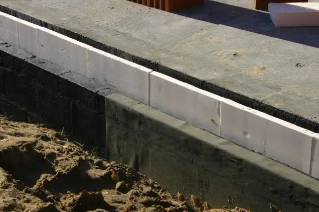 Ile styropianu na fundament? Odkryj optymalną grubość izolacji