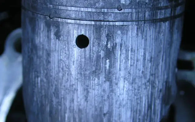 Zatarcie silnika: objawy, przyczyny, koszty. Jak uniknąć katastrofy?