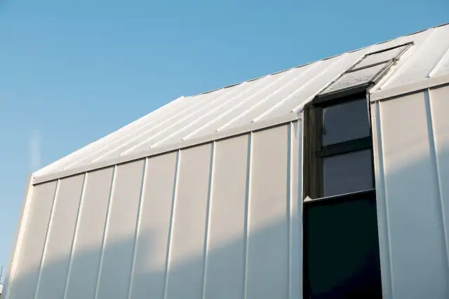 Blacha na rąbek - czy to najlepszy wybór na Twój dach?