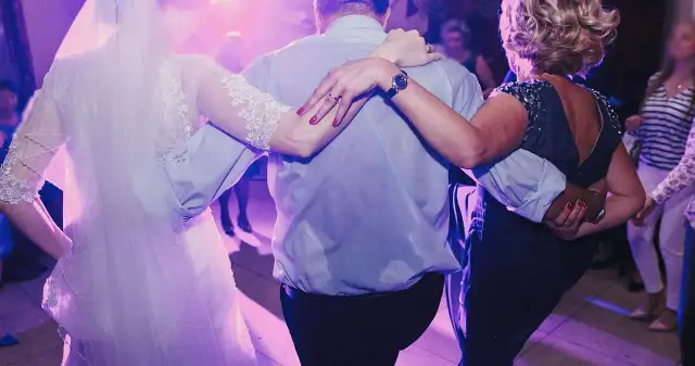 Ile do koperty na wesele świadek? Sprawdź, ile warto dać