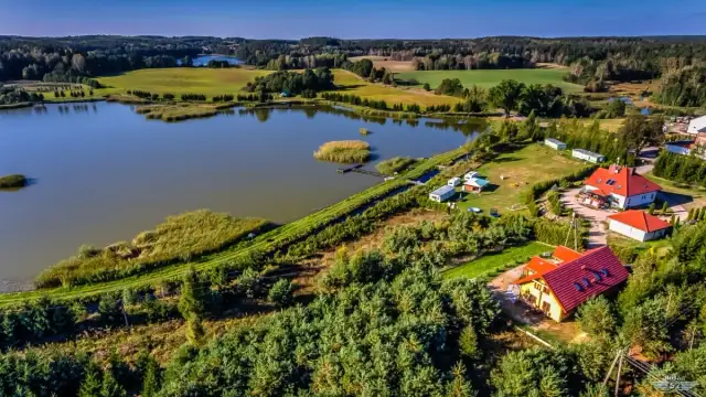 Tęczowe Łowisko: Idealne miejsce na wędkowanie i relaks w Mazurach