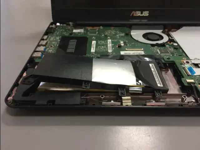 Gdzie jest bateria w laptopie ASUS? Oto co musisz wiedzieć