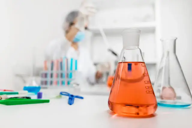 Roztwór nasycony a nienasycony: Klucz do zrozumienia chemii kuchni