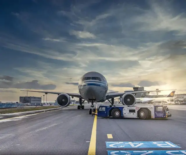 Tanie loty z Polski: Sprawdzone kierunki i triki na 2026!