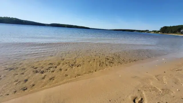 Jezioro Chańcza: Atrakcje dla każdego? Odkryj świętokrzyskie morze!