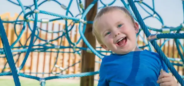 Zajęcia z dziećmi w żłobku: rozwój, zabawa i kreatywność w codzienności