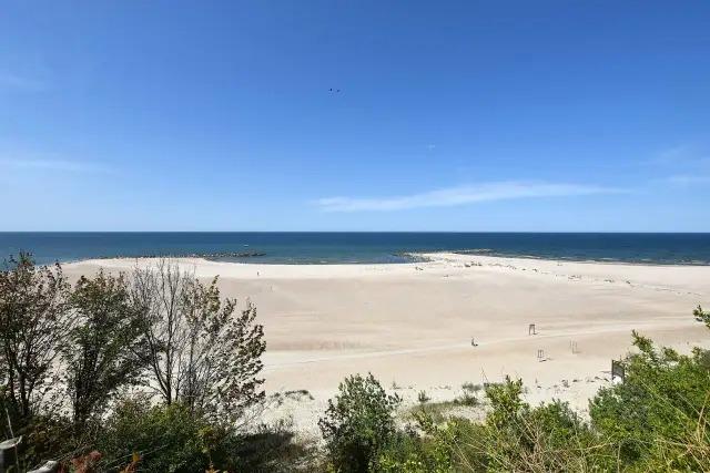 Jarosławiec: Co zwiedzić? Odkryj atrakcje i pomysły na wakacje!